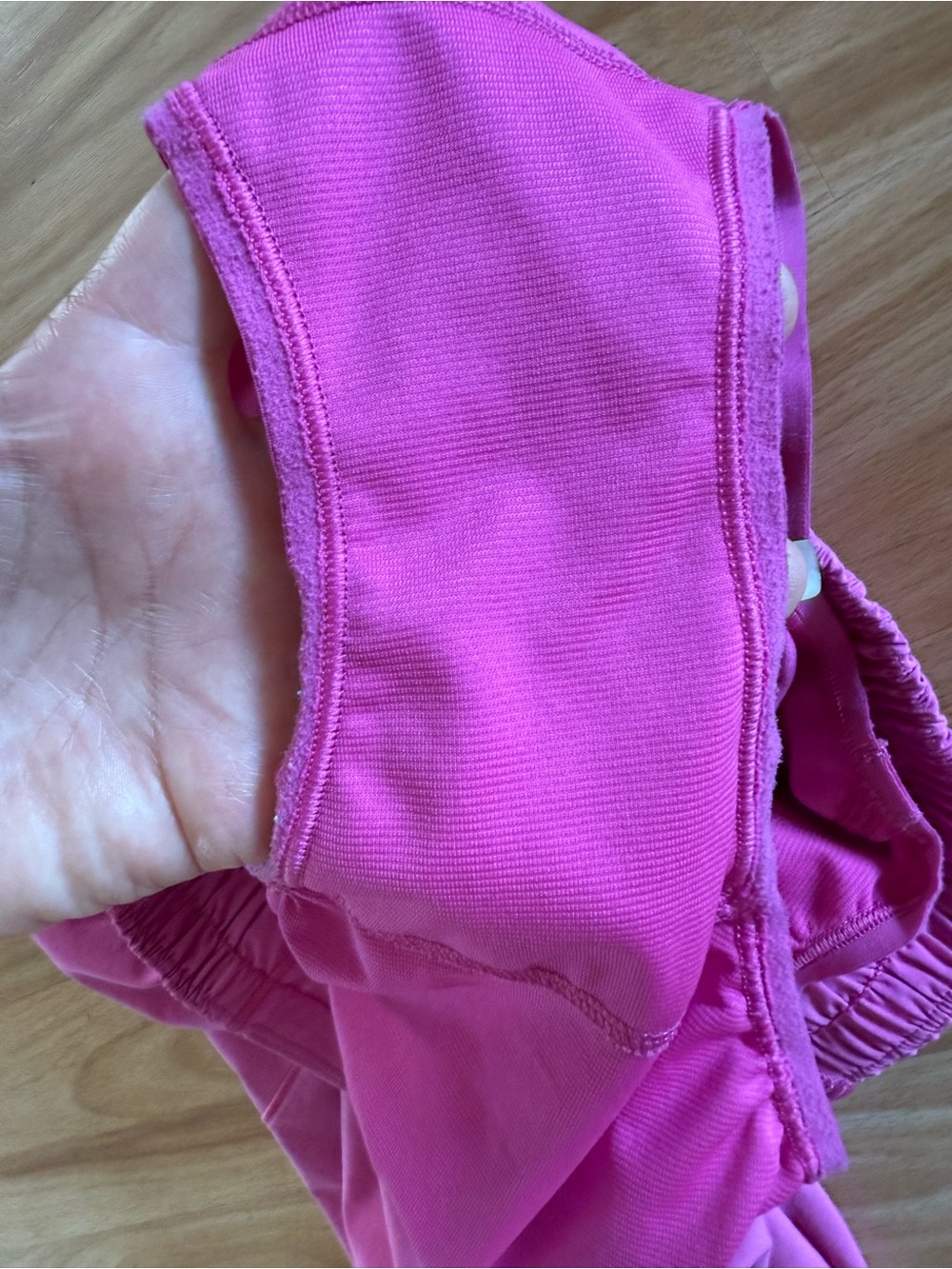 Ladies Lululemon Hotty Hot Low Rise Shorts - 4” Inseam - Sonic Pink - Sz 6 - Picture 12 of 14